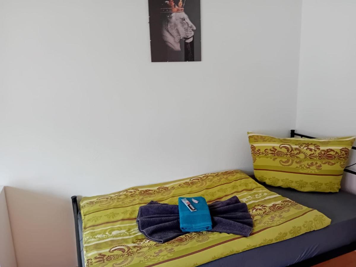 Stellas Monteurwohnungen Werdau Екстериор снимка